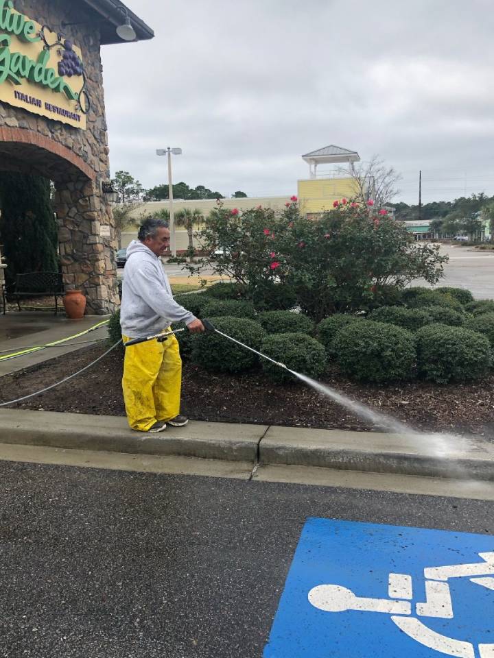 Concrete Sunco Pressure Washingcleaning of commercial property
